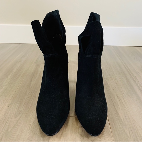 Nine West Black Tulip Ankle Boots, size 7 - Picture 3 of 7